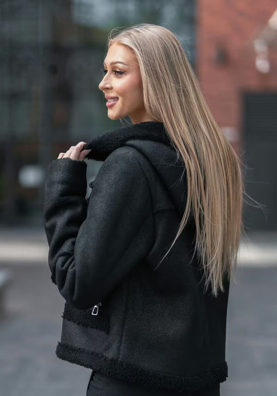 Lammfelljacke im Urban-Look – Mit Kapuze für maximalen Komfort