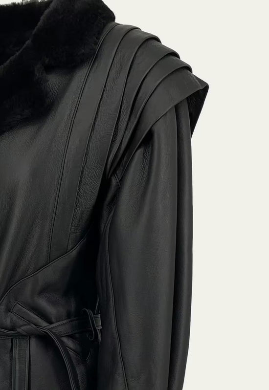Kurtka shearling z owczej skóry - Szlachetny styl contemporary z dopasowaną formą