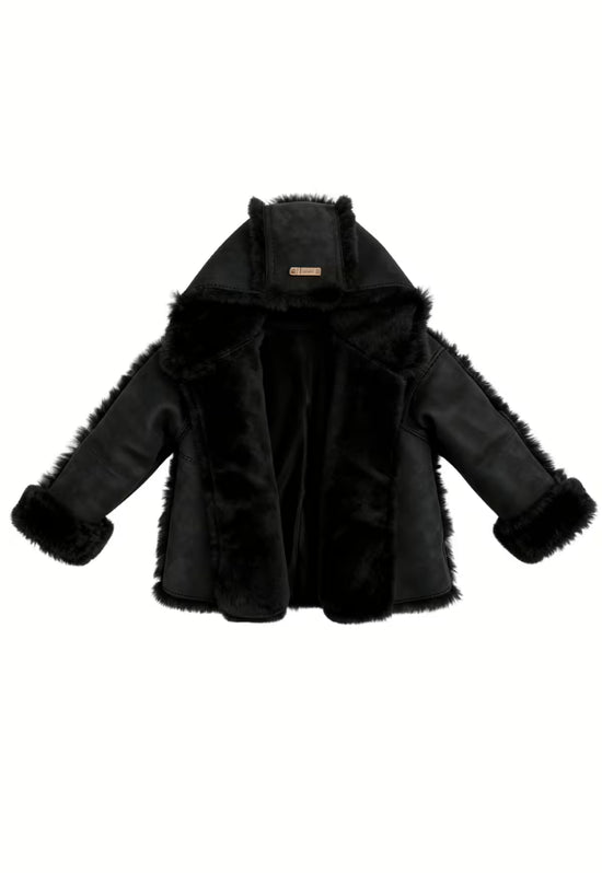 Lammfelljacke Luan Merino Schwarz – Erdige Eleganz
