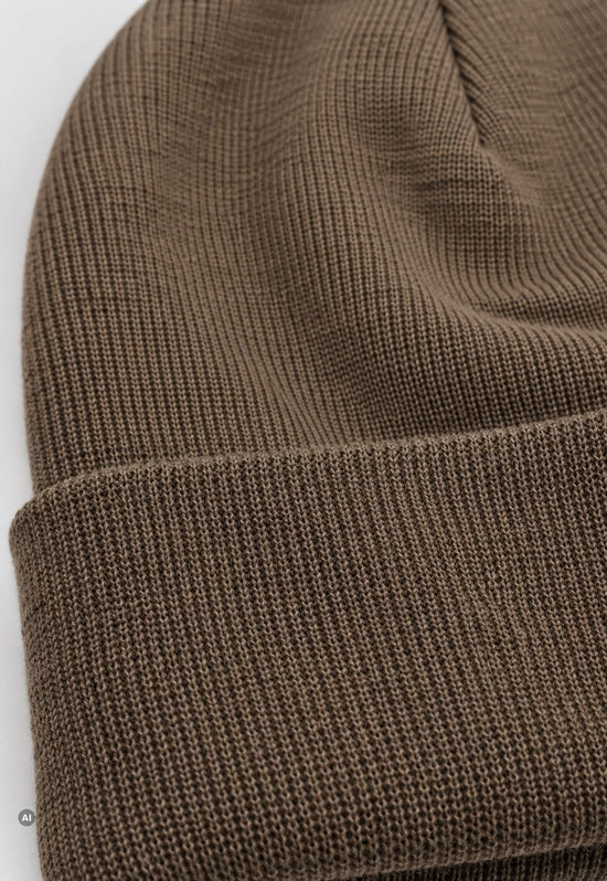 Strickmütze Naomi Camel aus 100 % Merinowolle – Unisex One Size
