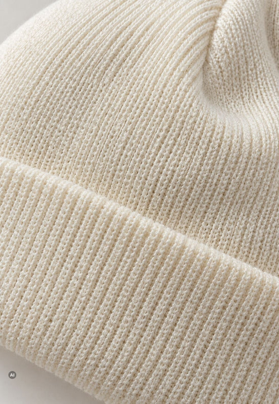 Strickmütze Naomi Ecru aus 100 % Merinowolle – Unisex One Size