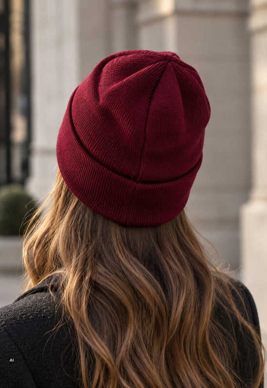 Strickmütze Naomi Burgundi aus 100 % Merinowolle – Unisex One Size
