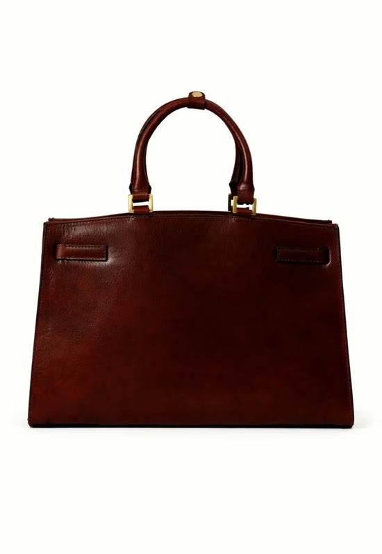 Braune Leder-Hobo-Tasche von hinten mit zwei Griffbefestigungen und glatter Rückseite.
