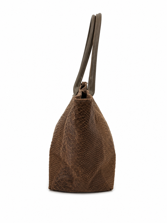 Damen Shopper aus Veloursleder mit Kroko-Prägung – Braun