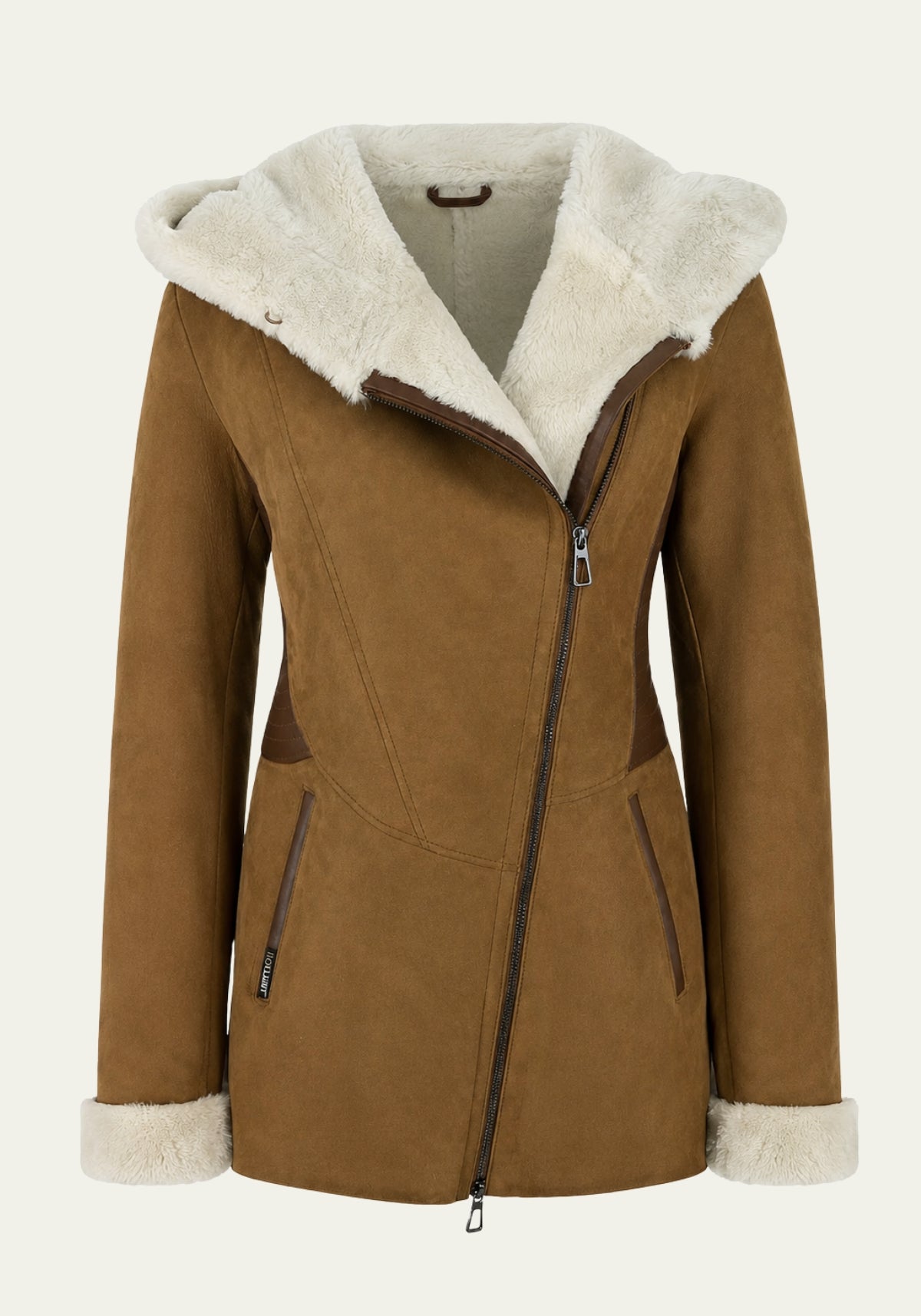 Lammfelljacke Chestnut mit Lammfellkragen in Vorderansicht, asymmetrischer Reißverschluss und Ledereinsätze sichtbar