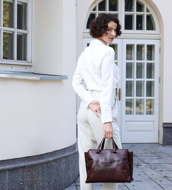 Ledertasche für Damen – Der scharlachrote Buchstabe: Brown