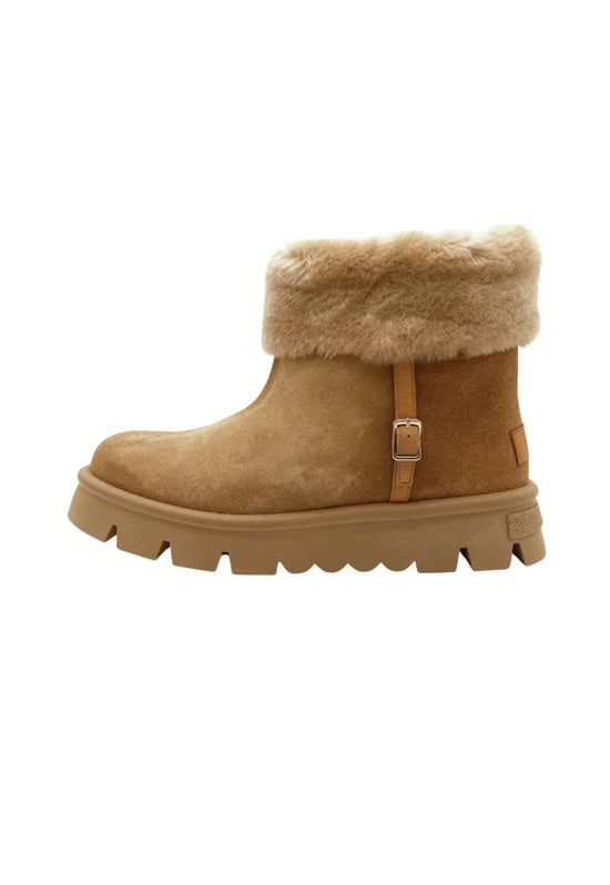 Damen-Winterboots aus Shearling in Braun mit seitlicher Schnalle und Profilsohle